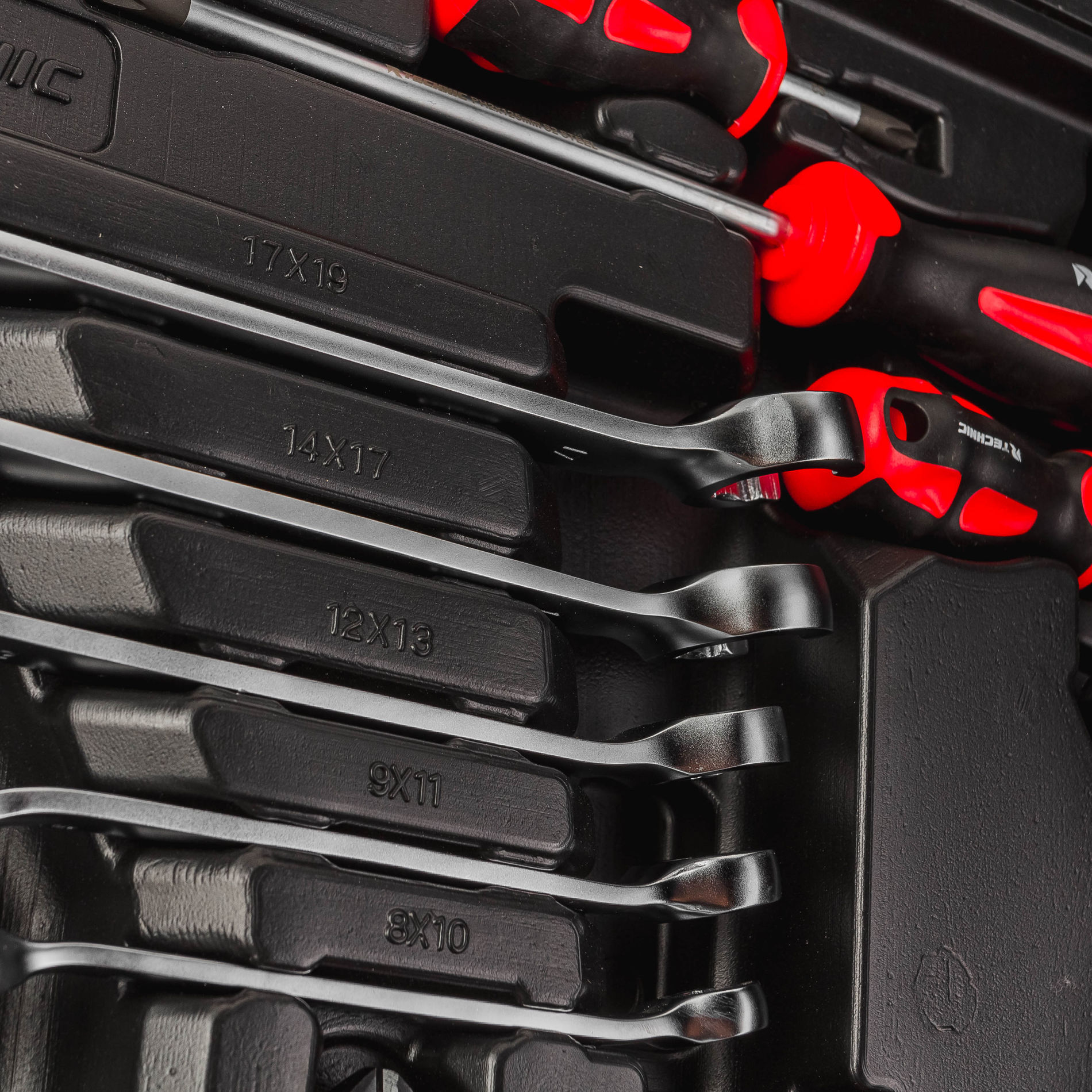 Набор ручных инструментов TECHNIC 128 предметов 1/2, 1/4 RUNTEC RT-HT128T