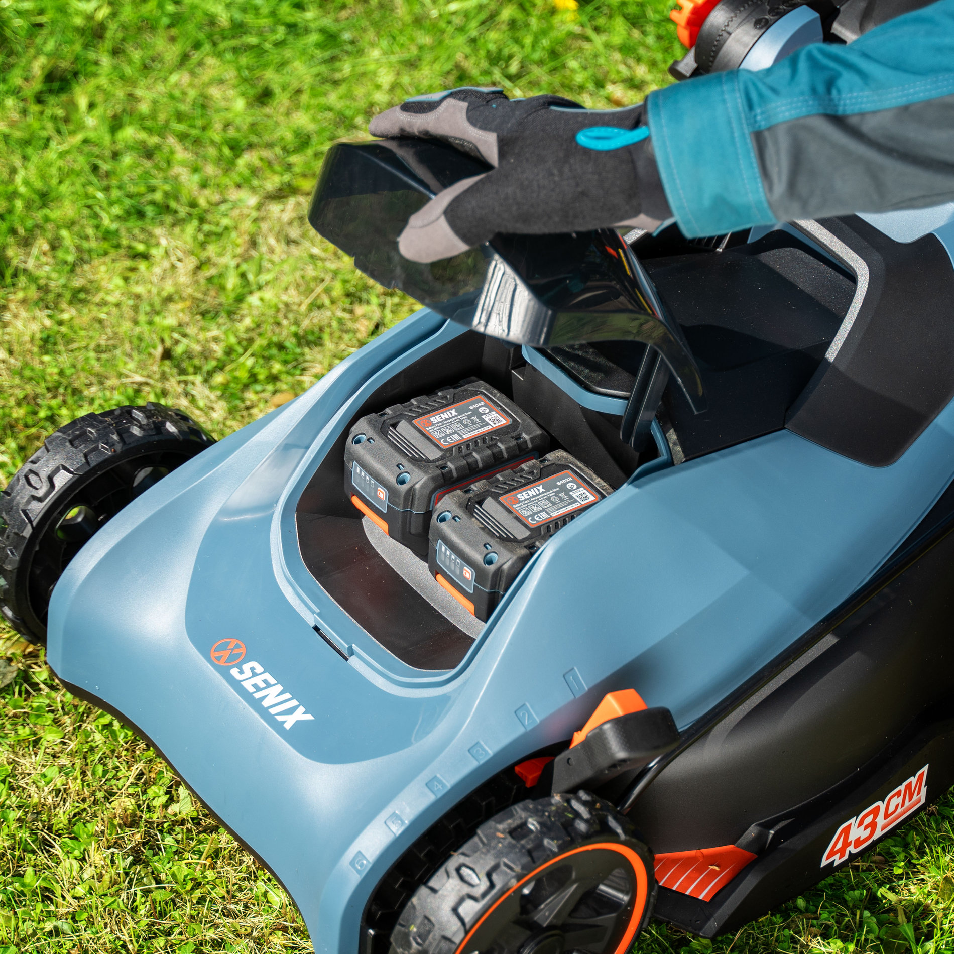 Газонокосилка самоходная аккумуляторная, 43 см, без акб и зу 2X2 40В