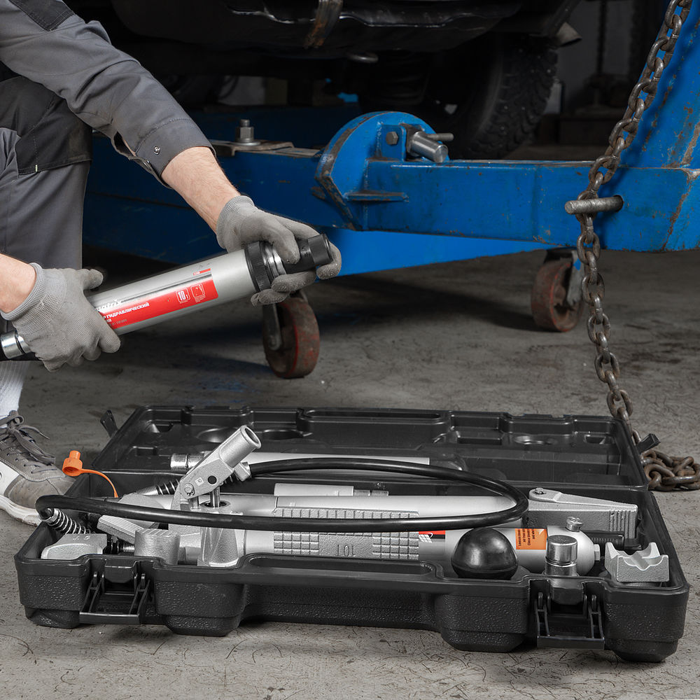 Растяжка гидравлическая, 10 т, набор из 17 предметов, 7 сменных насадок, в пластиковом кейсе Matrix (513405)