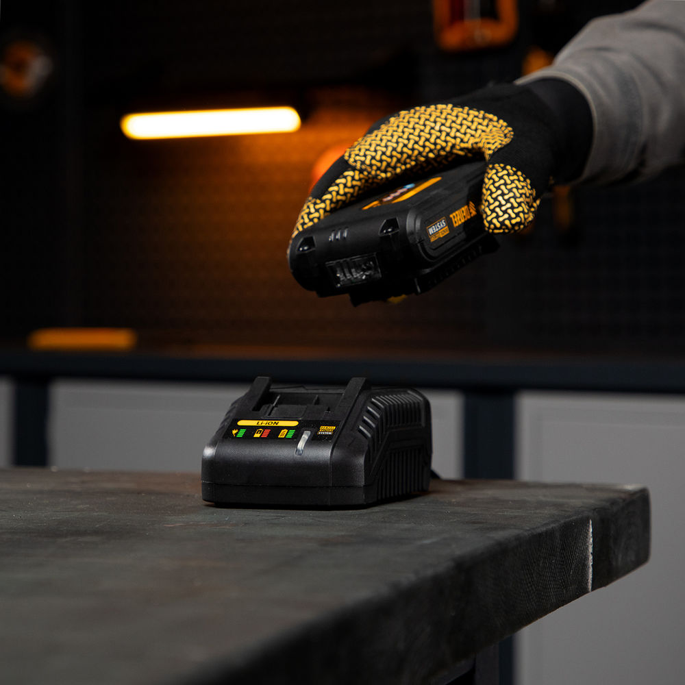 Устройство зарядное для аккумуляторов IBC-18-2.3, Li-Ion, 18 В, 2.3 А Denzel (28453)