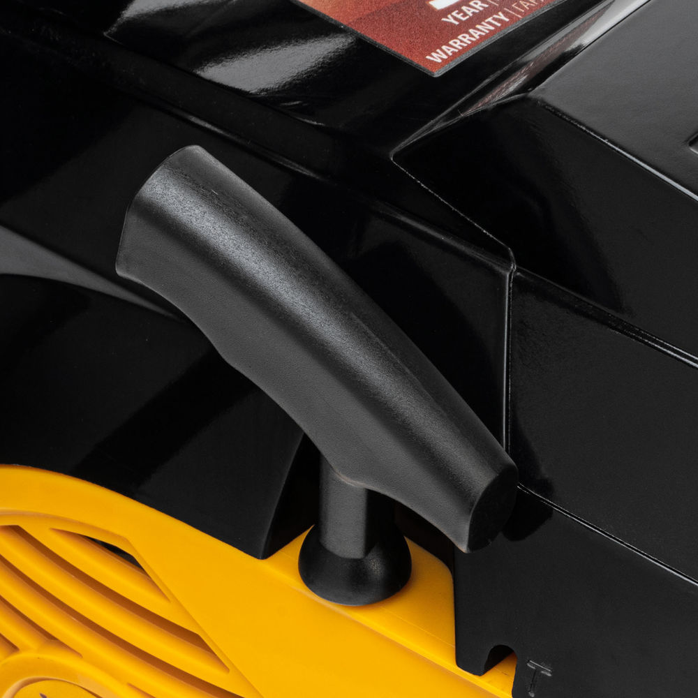 Пила цепная бензиновая DGS-4516, шина 40 см, 45 см3, 3 л.с, шаг 3/8, паз 1.3 мм, 57 звеньев Denzel (95230)