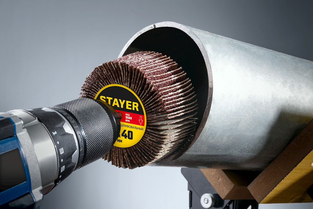 Круг шлифовальный лепестковый d 80 x 40 мм, P120, на шпильке d 6 мм STAYER 36609-120