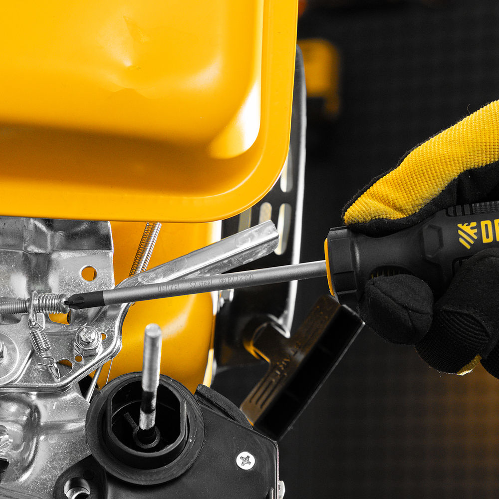 Отвертка, PZ2x100 мм, S2, 3к рукоятка Denzel (122077)