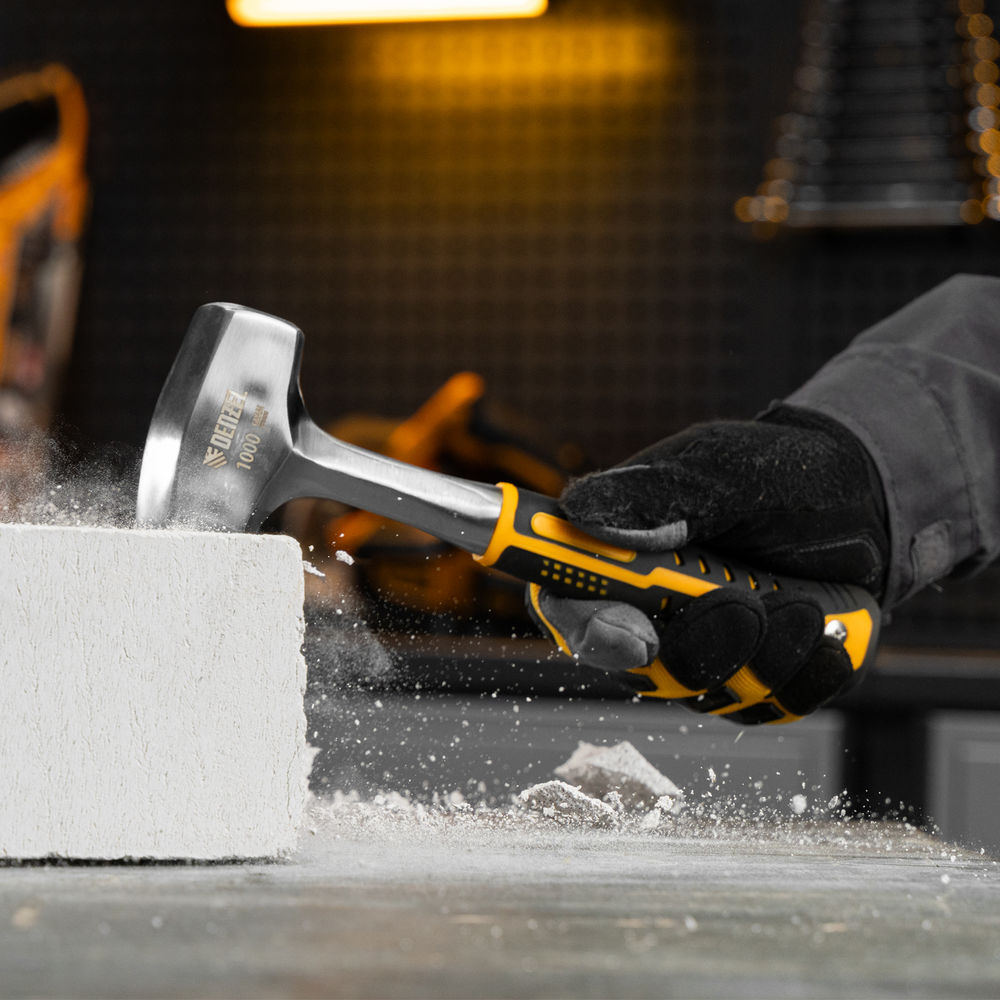 Кувалда 1 кг, цельнометаллическая, двухкомпонентная рукоятка Denzel