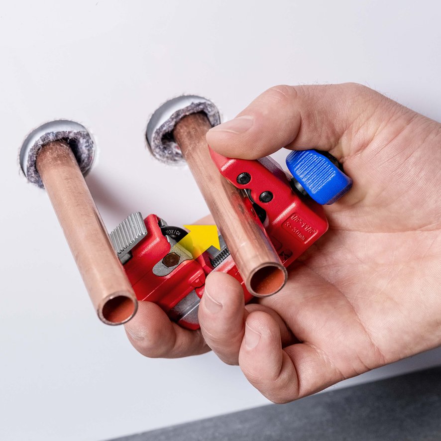 Труборез мини для нерж. стали и цветных металлов O 3-30 мм / толщина max 2 мм, длина 77 мм TubiX S KN-903101