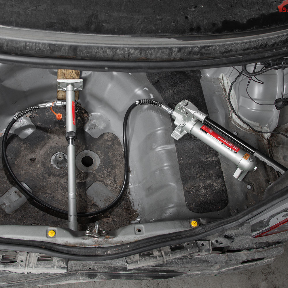 Растяжка гидравлическая, 10 т, набор из 17 предметов, 7 сменных насадок, в пластиковом кейсе Matrix (513405)