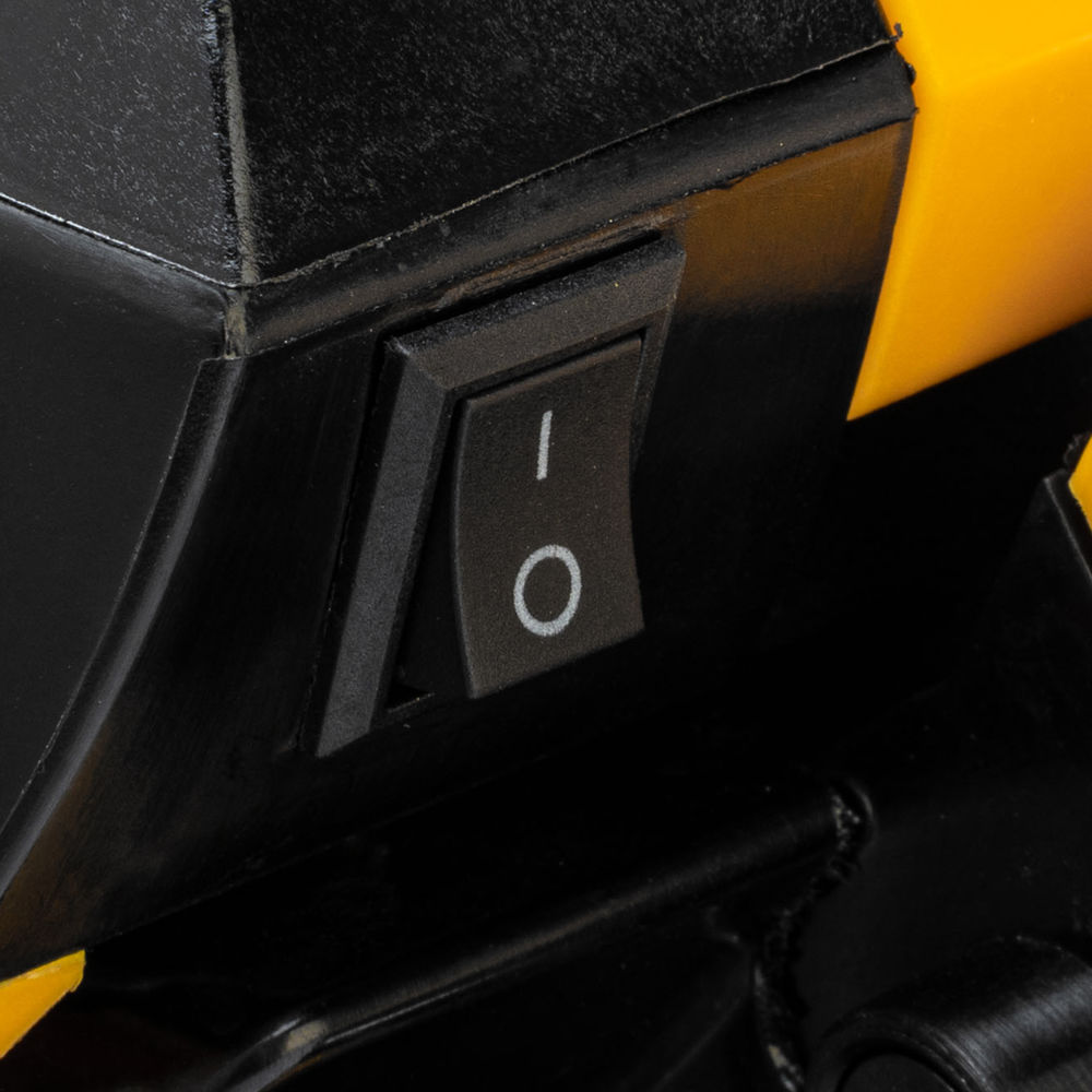 Пила цепная бензиновая DGS-4516, шина 40 см, 45 см3, 3 л.с, шаг 3/8, паз 1.3 мм, 57 звеньев Denzel (95230)