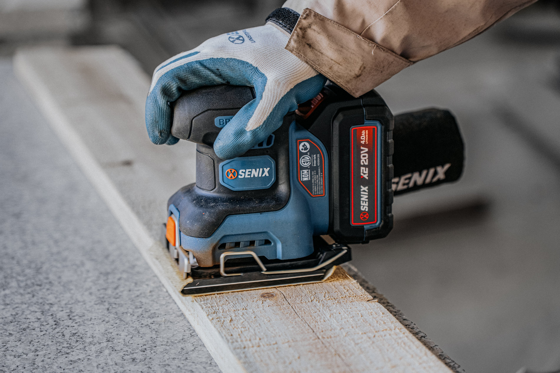 Шлифмашина вибрационная аккумуляторная, бесщ.дв., 125 мм, с 1 АКБ, 1 ЗУ X2 20В