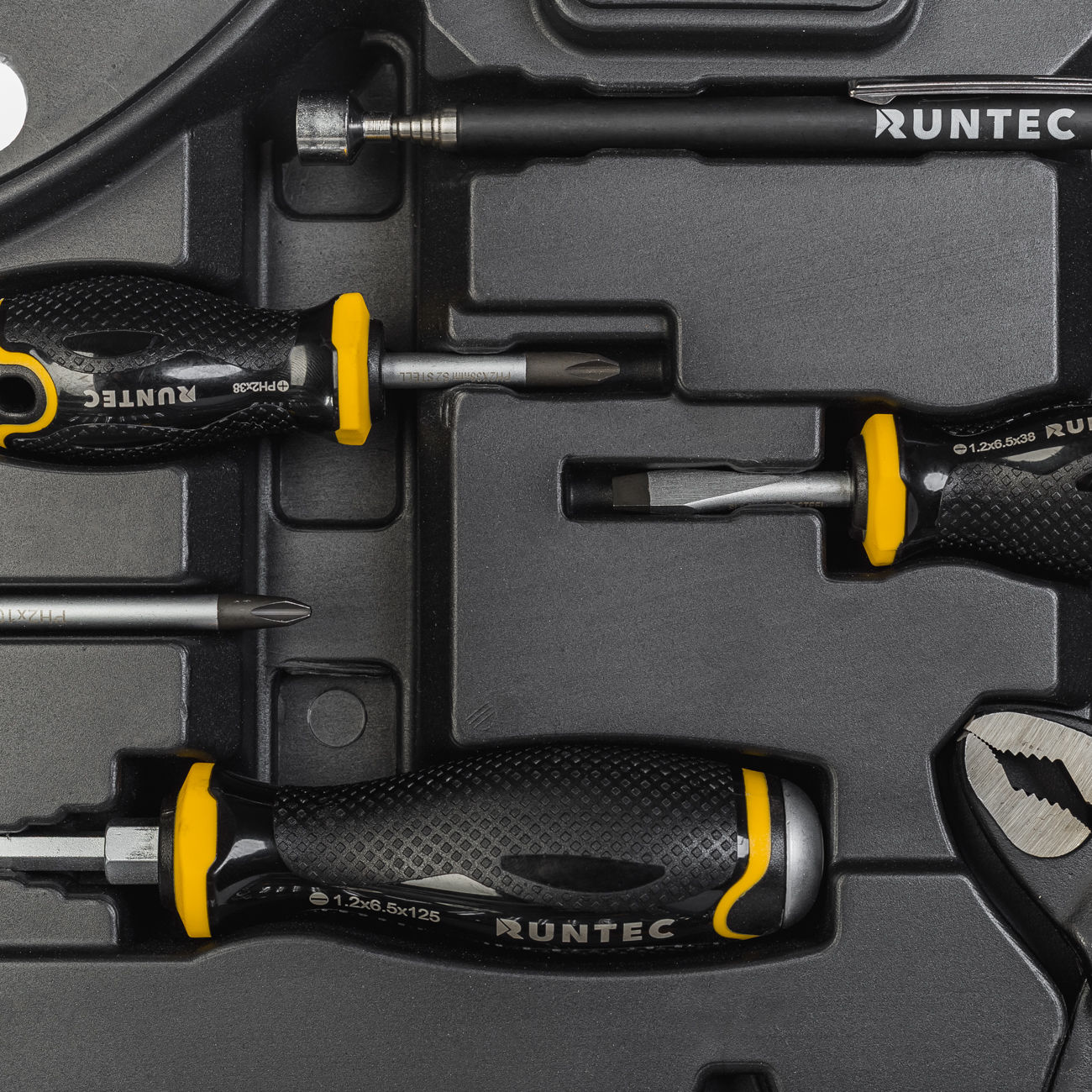 RUNTEC RT-HT143 Набор ручных инструментов RUNTEC Performance 143 предмета 1/2, 1/4 (RT-HT143)