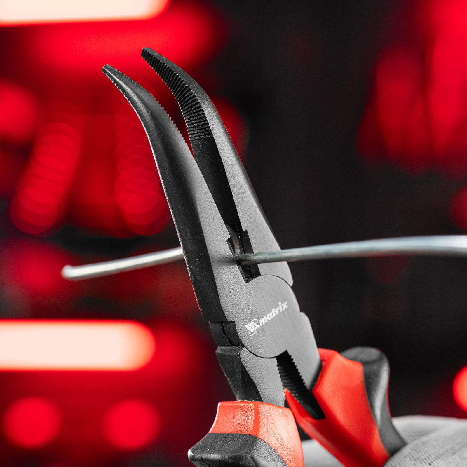 Длинногубцы изогнутые Black Nickel, 200 мм, двухкомпонентные рукоятки Matrix (17462)