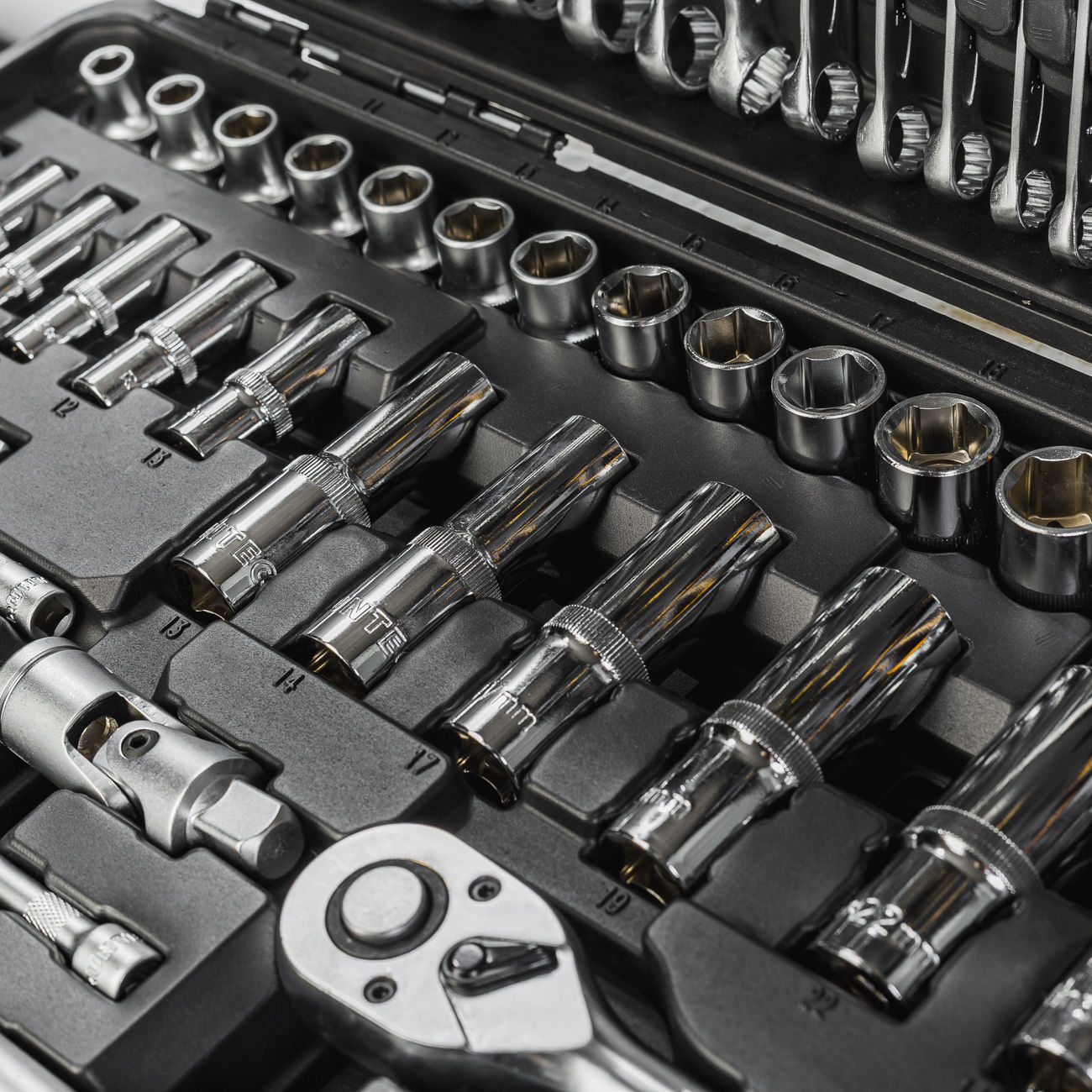 RUNTEC RT-HT143 Набор ручных инструментов RUNTEC Performance 143 предмета 1/2, 1/4 (RT-HT143)