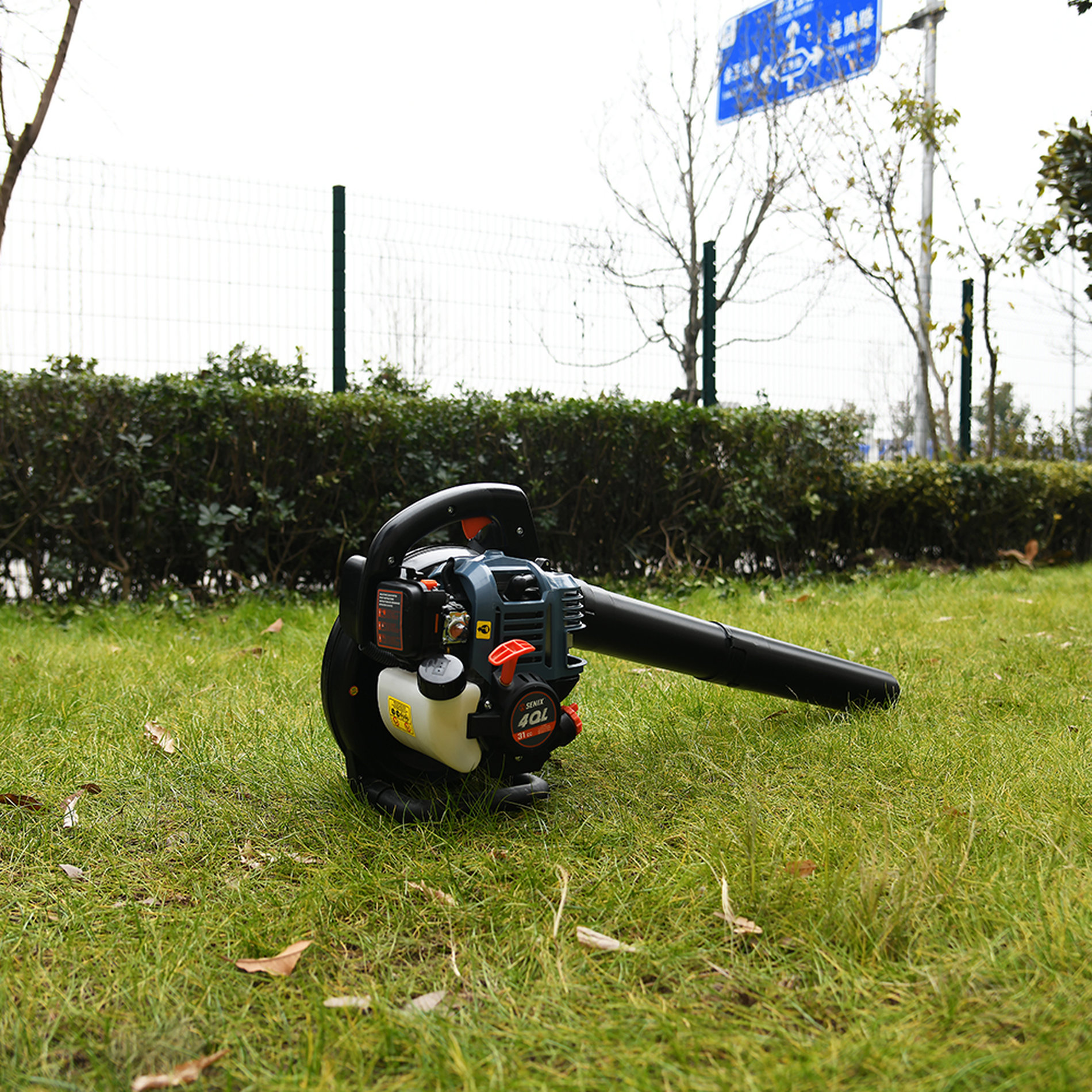 Воздуходувка-садовый пылесос бензиновая ,31 см3, 4-х тактная BLV4QL-M-EU