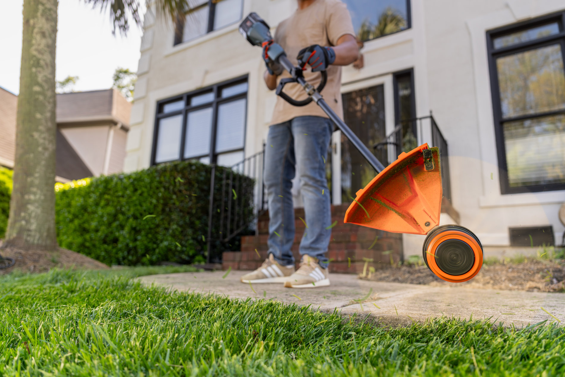 Триммер аккумуляторный, серия X6, 60В, 40 см., бесщ.мотор, 1 аккумулятор 3.0Ач, ЗУ