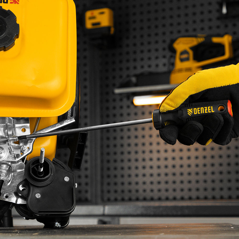 Отвертка, PH2х200 мм, S2, 3к рукоятка Denzel (121827)