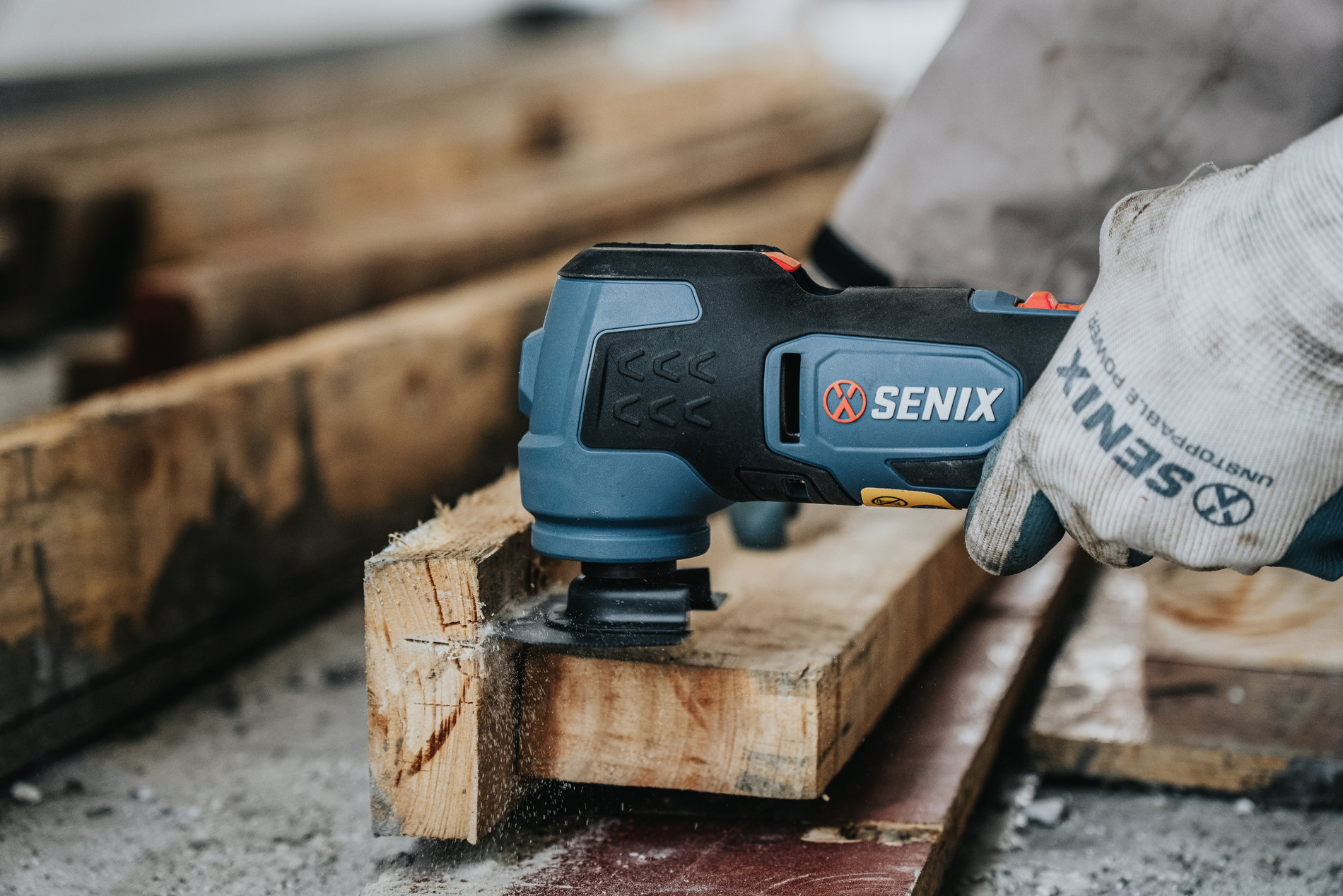 Реноватор (многофункциональный инструмент), с 1 АКБ, 1 ЗУ X2 20В