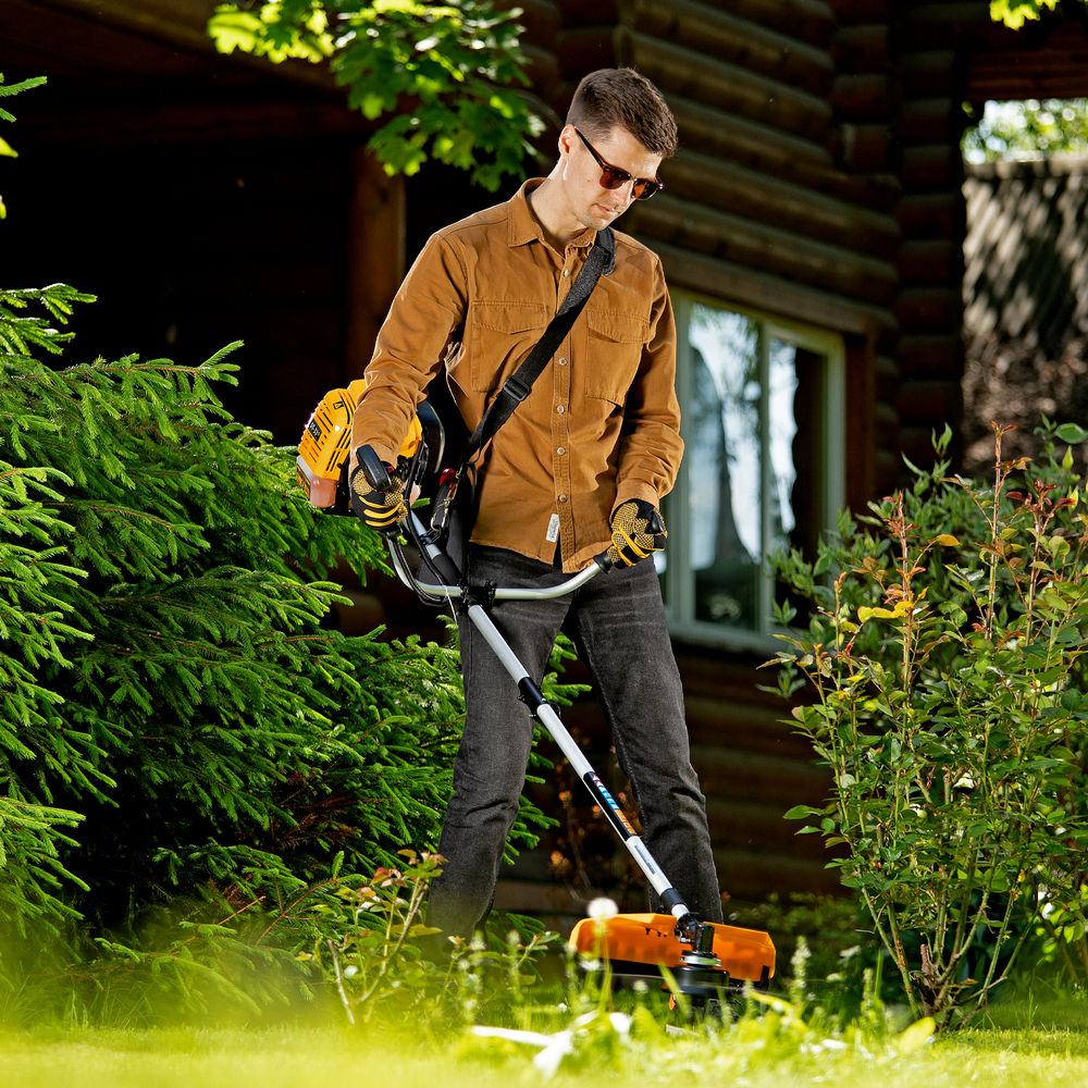 Триммер бензиновый DT 43S, 43 см3, 2.5 л. с, разъемная штанга, состоит из 2 частей Denzel (96225)