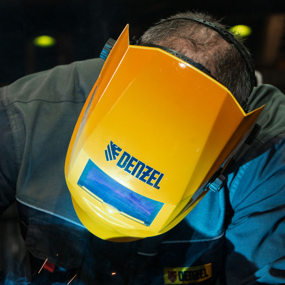 Щиток защитный лицевой (маска сварщика) F6, см. окно 93х43, Real Color, DIN4/5-8/9-13// Denzel (89716)