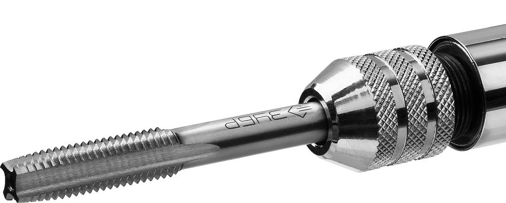 Метчикодержатель для M5-M12 с храповым механизмом и реверсом Профессионал ЗУБР 28138-110