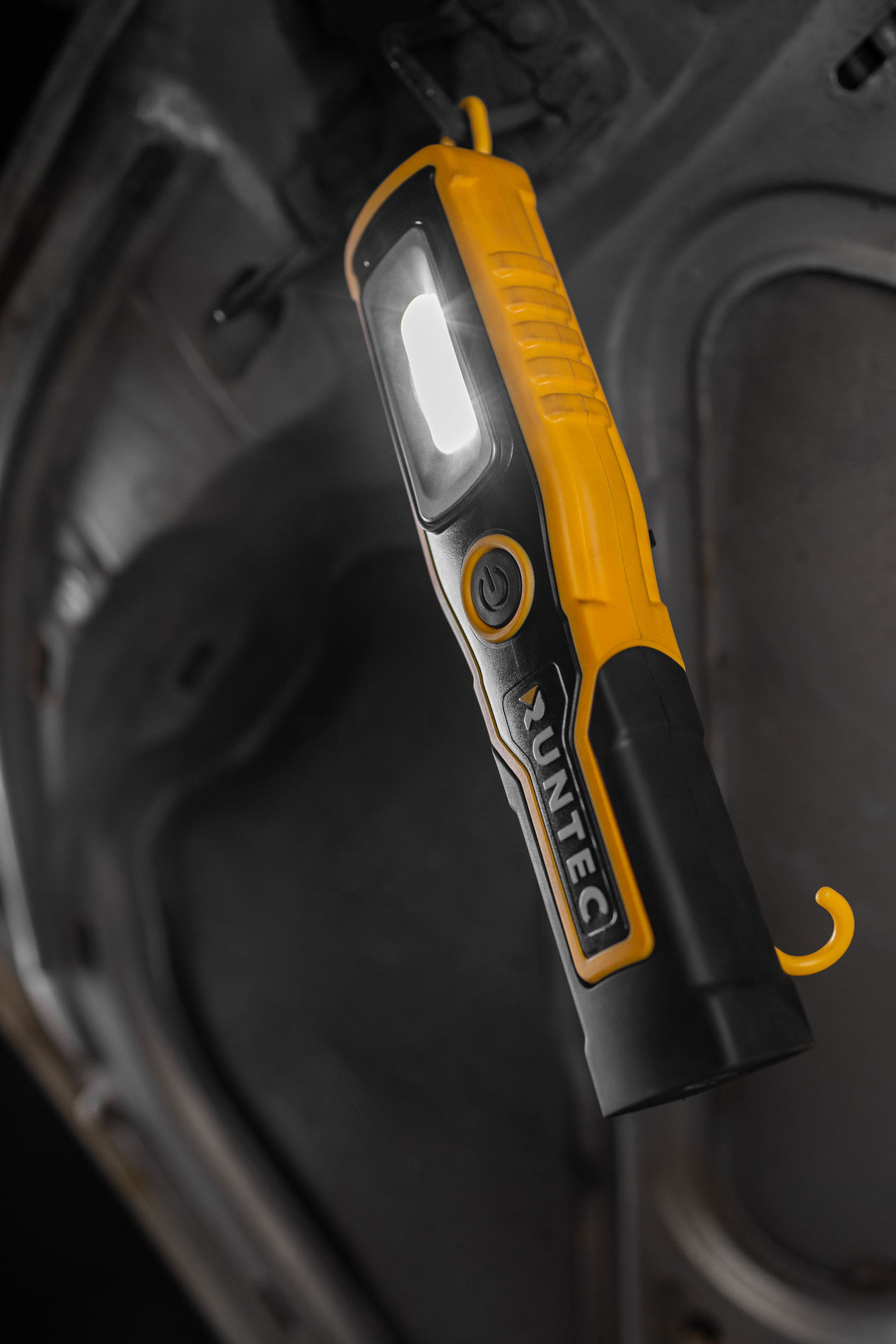 RUNTEC RT-AT210 Светильник переносной аккумуляторный RT-AT210 (RT-AT210)