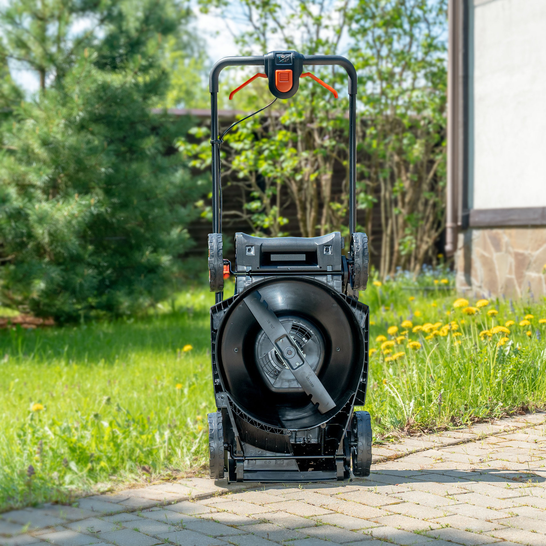 Газонокосилка аккумуляторная, 32 см, 1 аккумулятор 4Ач, ЗУ X2 20В