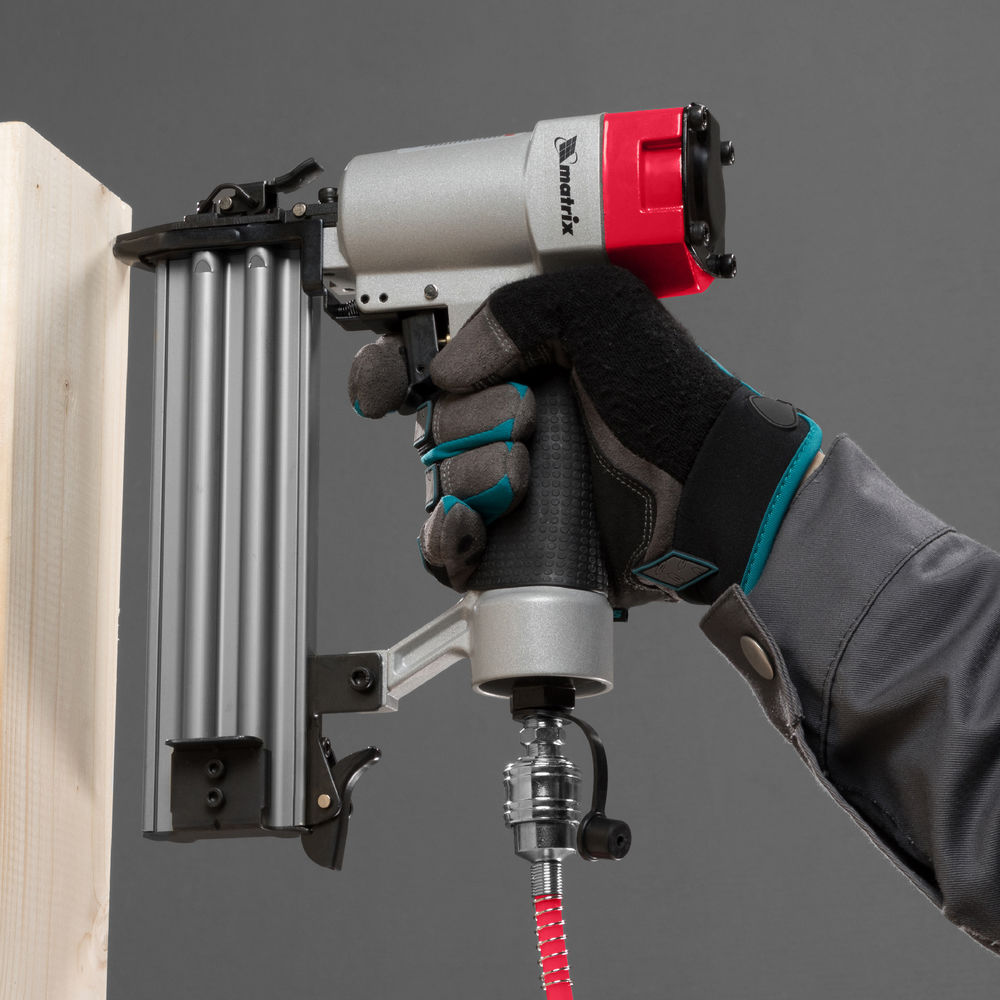 Нейлер пневматический для гвоздей от 10 до 50 мм Matrix (57410)